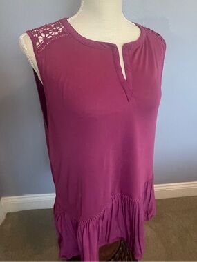 Ann Taylor Loft Crochet Sleeveless Top in Deep Plum size L
